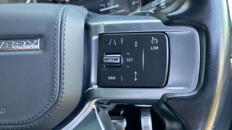 Land Rover Discovery 3.0 D300 R-Dynamic HSE 5dr Auto Diesel Station Wagon